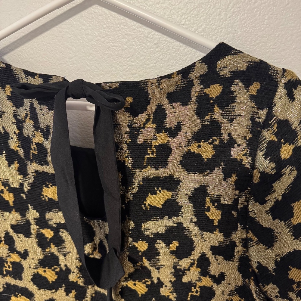 Leopard/Cheetah Print Ribboned Top - Picture 3 of 5